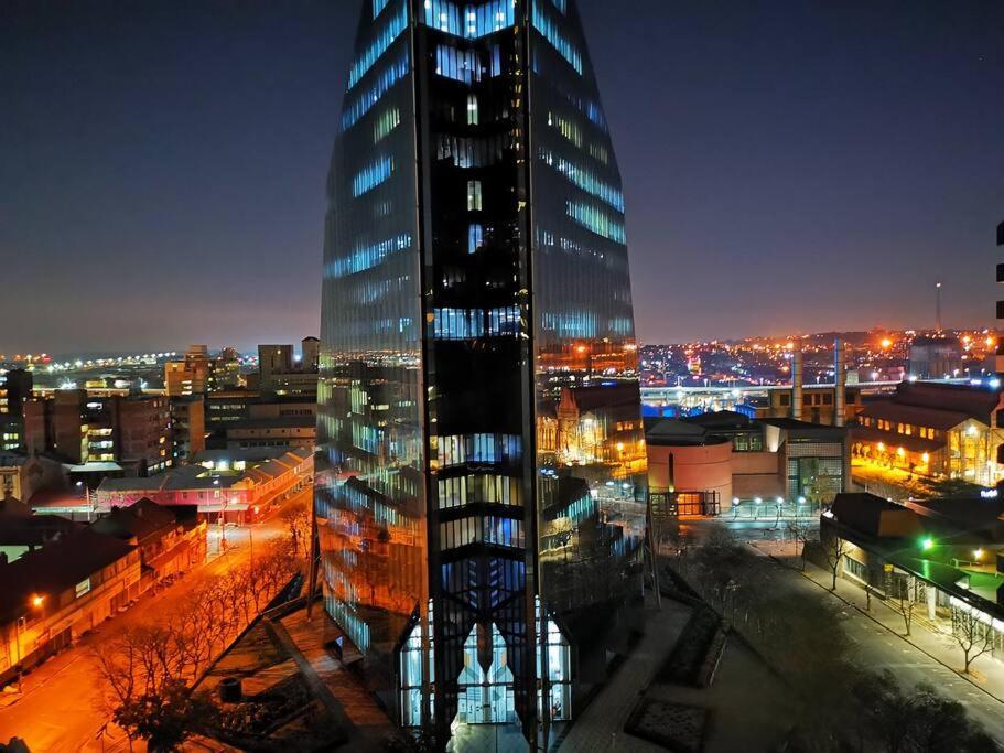 1007-Stunning Studio Apt With Incredible Joburg Views Йоганнесбурґ Екстер'єр фото