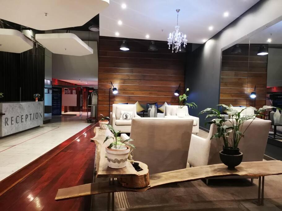 1007-Stunning Studio Apt With Incredible Joburg Views Йоганнесбурґ Екстер'єр фото